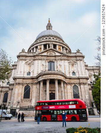 London St. Paul's Cathedral 123657424