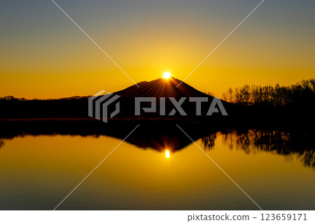 Sunrise over Mount Tsukuba Diamond Tsukuba 123659171