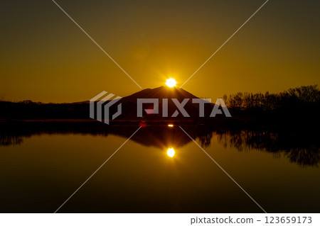 Sunrise over Mount Tsukuba Diamond Tsukuba 123659173