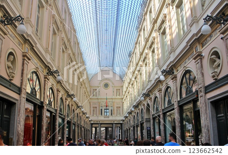 比利時布魯塞爾聖於貝爾皇家購物商場 123662542