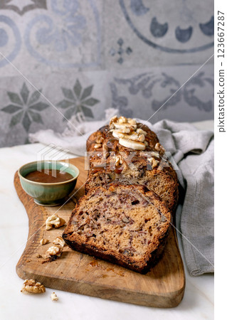 Home made banana bread 123667287