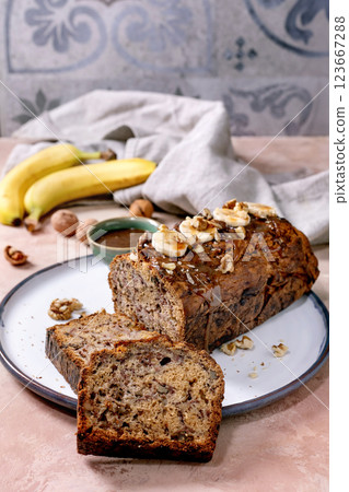 Home made banana bread 123667288