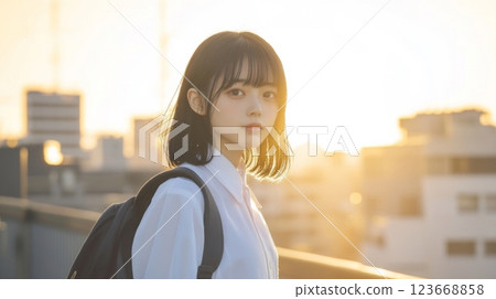 高中生的肖像 123668858