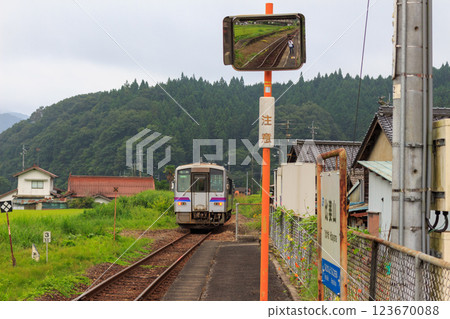 從地方車站出發的列車【猊鼻線、檜葉山站】 從地方車站出發的列車【猊鼻線、檜葉山站】 123670088