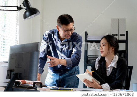 Architects and executives are consulting on the design 123671808