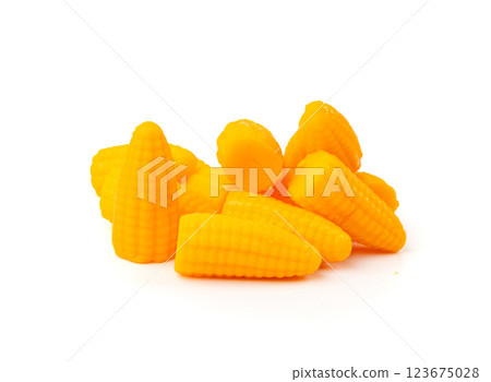 Corn ear chews, jelly milk chewable candies with corn flavor, Vietnamese chewable candies 123675028