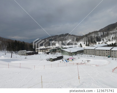 Tangram Ski Circus 123675741