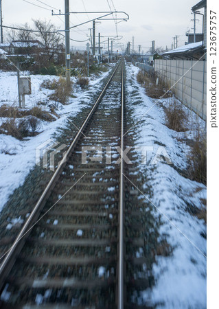 Snowy track 123675757