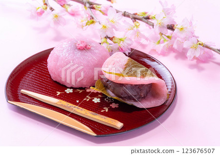 [Spring ingredients] Sakuramochi, Kansai-style Sakuramochi, Kanto-style Sakuramochi [Food ingredients] 123676507