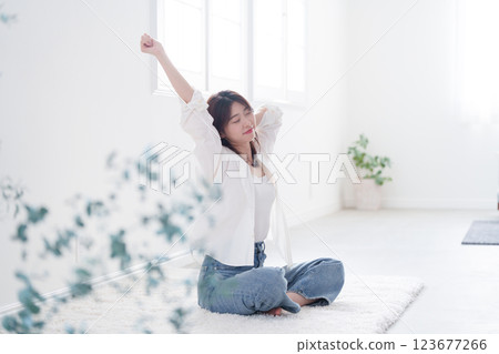 Young women stretching 123677266