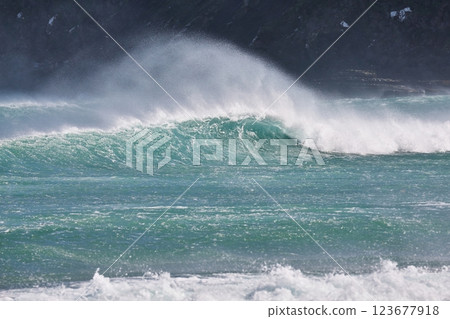 Stormy Waves Breaking Stormy Waves Breaking 123677918