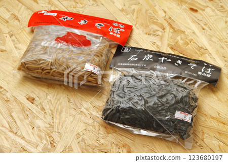 Hokkaido specialty coal yakisoba, local yakisoba, black yakisoba, yakisoba, fried noodles 123680197