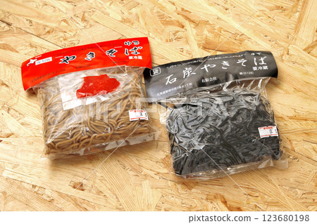 Hokkaido specialty coal yakisoba, local yakisoba, black yakisoba, yakisoba, fried noodles 123680198