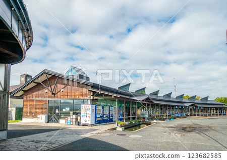 道之站田舍館彌生村 東北地區自彌生時代初期至中期發現稻田遺址以來,一直延續著水稻種植的歷史村落。 道之站田舍館彌生村 東北地區自彌生時代初期至中期發現稻田遺址以來,一直延續著水稻種植的歷史村落。 123682585