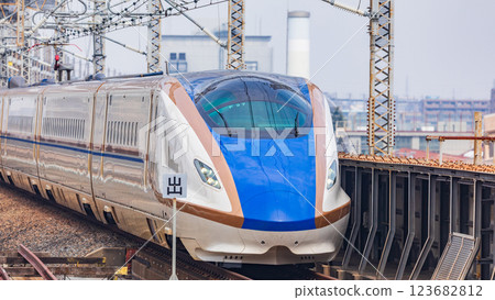 上越新幹線/北陸新幹線進入埼玉縣大宮站 上越新幹線/北陸新幹線進入埼玉縣大宮站 123682812