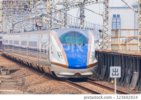 上越新幹線/北陸新幹線進入埼玉縣大宮站 123682814