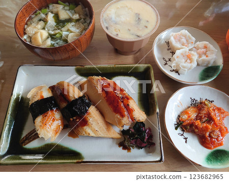 Sushi on a plate(grilled sea eel sushi) Sushi on a plate(grilled sea eel sushi) 123682965