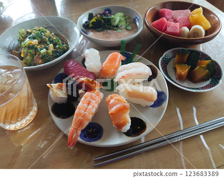 "Omakase" sushi on a plate, a seafood Edomae nigiri sushi plate set 123683389