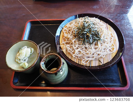 口味濃鬱的手工蕎麥麵 | 傳統日式風味 123683708