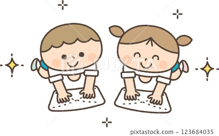 孩子們擦地板 孩子們擦地板 123684035