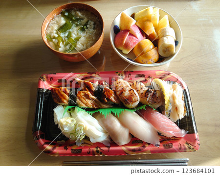 "Omakase" sushi on a plate, a seafood Edomae nigiri sushi plate set 123684101