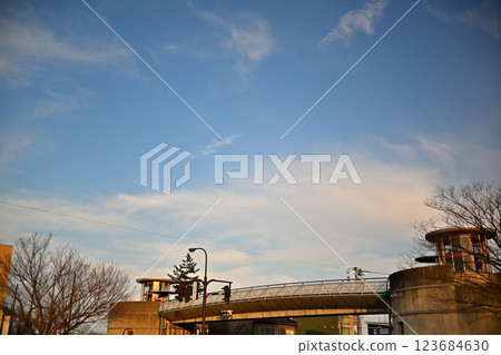 Clear skies in March in Hokuriku 123684630