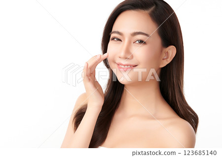 Beautiful young asian woman with clean fresh skin on white background, Face care, Facial treatment, Cosmetology, beauty and spa, Asian women portrait. 123685140