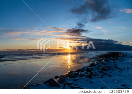 Reflections on Diamond Beach, Iceland 123685729