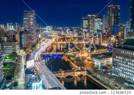 大阪夜景:日落後的堂島暮色 大阪夜景:日落後的堂島暮色 123686524