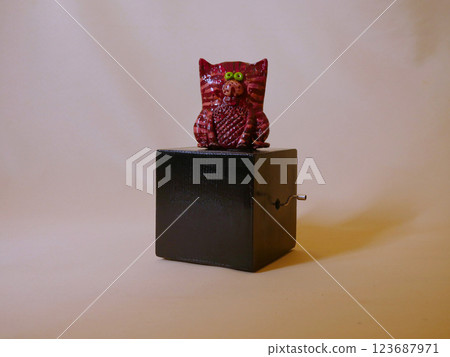 cat figurine, music box cat figurine, music box 123687971