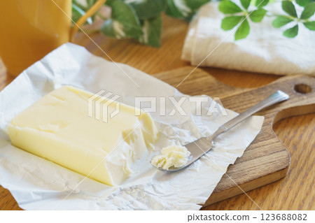 用紙包好奶油 123688082