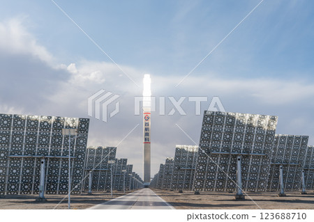 Molten salt tower type solar power plant Molten salt tower type solar power plant 123688710