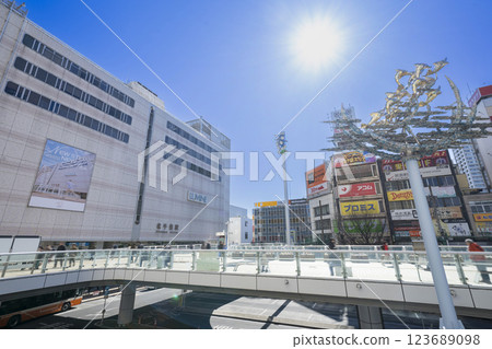 Scenery in front of Kitasenju Station 123689098