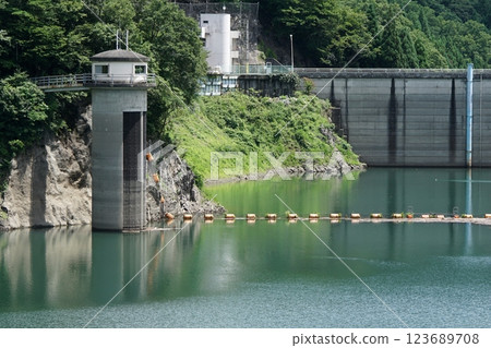 Tottori four season walk summer Saji dam 123689708