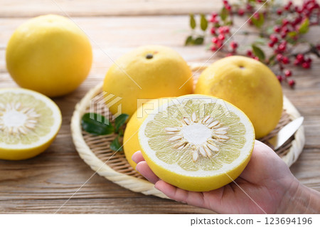 來自高知縣的土佐文旦 123694196