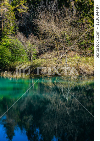 [Omi River] Mysterious river [Ikusaka Village, Higashichikuma District] 123694497