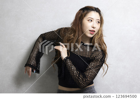 可愛的女人跳舞 123694500