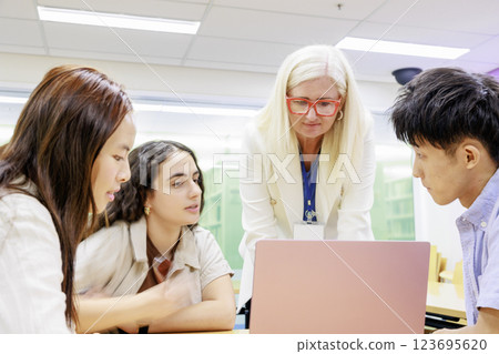 College students meeting on campus 123695620