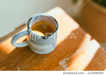 Close up espresso in ceramic cup 123696004