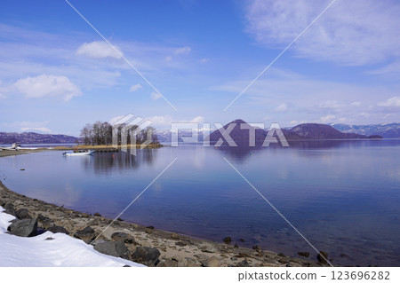 A rare island in winter - Lake Toya 123696282