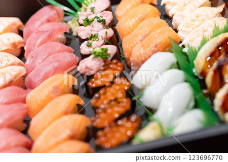 壽司送貨 123696770