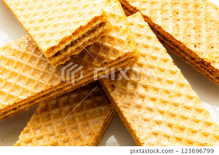 白色背景下美味薄餅的產品攝影 123696799