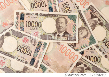 錢 10,000 日圓鈔票發放 錢 10,000 日圓鈔票發放 123696933