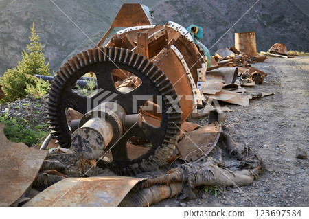 Rusty mechanical debris closeup Rusty mechanical debris closeup 123697584