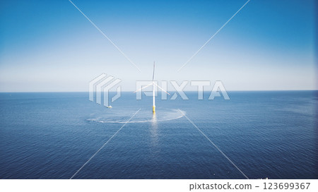 Aerial view of Japan's Toyama Bay coast in winter 123699367