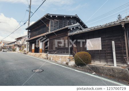 位於靜岡縣掛川市的東海道上的日坂宿，自江戶時代便已存在 123700729
