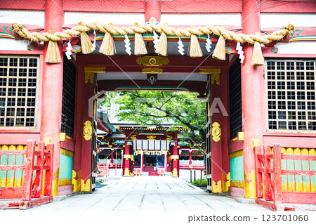 Oshu Ichinomiya: Shiogama Shrine Zuishinmon Gate Oshu Ichinomiya: Shiogama Shrine Zuishinmon Gate 123701060