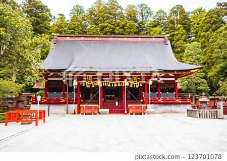 奧州一宮：鹽釜神社、左、右拜殿 123701078