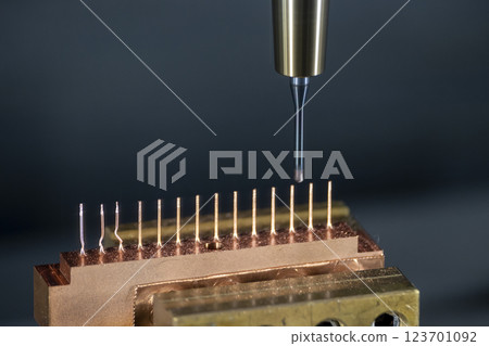 The defect from CNC milling machine cutting the copper electrode parts. The defect from CNC milling machine cutting the copper electrode parts. 123701092