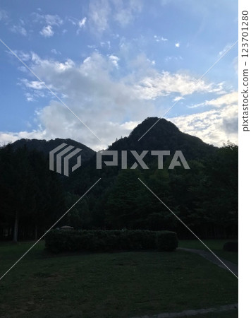 黎明前 黎明前 123701280